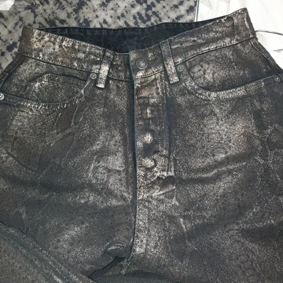 WE THE FREE CRVY Jeans Cropped Metallic Snakeskin Coated Black Gold NWOT… - Picture 9 of 10